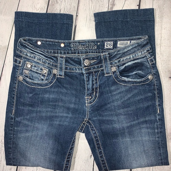 Miss Me Women's Signature Straight Studded Flap - Picture 3 of 10